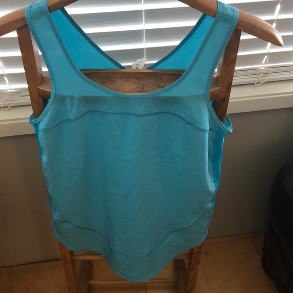 Lululemon run featherweight singlet size 4 - Picture 3 of 6